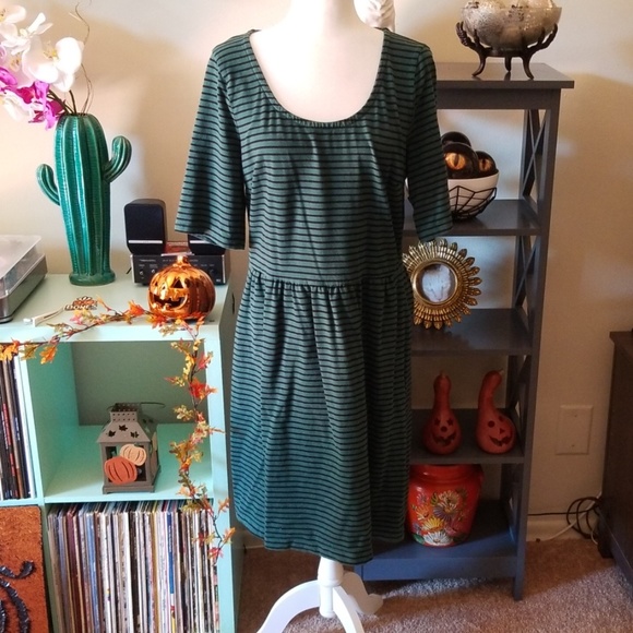 Old Navy Dresses & Skirts - Green and Black Striped Dress
